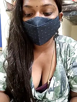 Snapshot of Renuma chatting on February 2025 09:06:01 PM Renuma online show from February 2025 09:06:01 PM