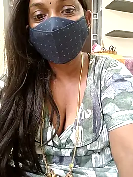 Snapshot of Renuma chatting on February 2025 06:45:01 AM Renuma online show from February 2025 06:45:01 AM