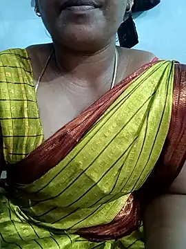 Snapshot of Renuma chatting on October 2025 08:23:02 AM Renuma online show from October 2025 08:23:02 AM