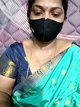 Snapshot of Renuma chatting on November 2025 06:03:01 AM Renuma online show from November 2025 06:03:01 AM