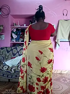 Snapshot of Renuma chatting on November 2025 03:50:02 AM Renuma online show from November 2025 03:50:02 AM