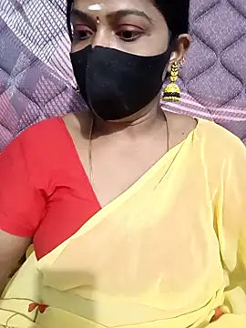 Snapshot of Renuma chatting on November 2025 04:23:02 AM Renuma online show from November 2025 04:23:02 AM