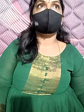 Snapshot of Renuma chatting on November 2025 03:39:02 AM Renuma online show from November 2025 03:39:02 AM