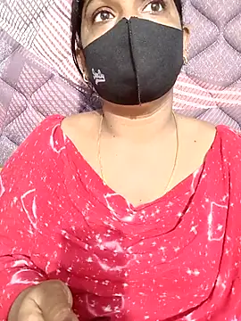 Snapshot of Renuma chatting on November 2025 04:26:02 AM Renuma online show from November 2025 04:26:02 AM