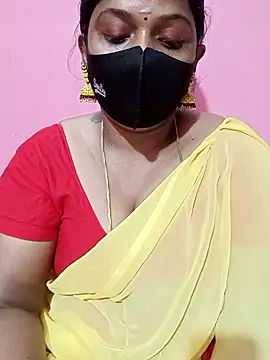 Snapshot of Renuma chatting on November 2025 12:31:02 PM Renuma online show from November 2025 12:31:02 PM