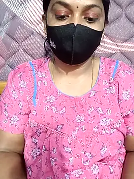 Snapshot of Renuma chatting on December 2025 09:46:02 AM Renuma online show from December 2025 09:46:02 AM