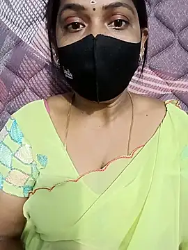 Snapshot of Renuma chatting on December 2025 04:07:02 AM Renuma online show from December 2025 04:07:02 AM