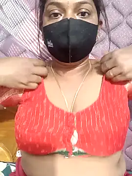 Snapshot of Renuma chatting on February 2026 04:02:01 AM Renuma online show from February 2026 04:02:01 AM