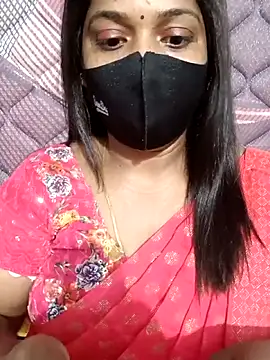 Snapshot of Renuma chatting on April 2026 06:47:02 AM Renuma online show from April 2026 06:47:02 AM