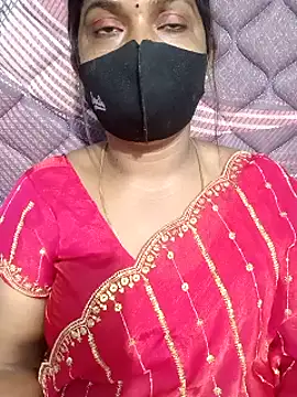 Snapshot of Renuma chatting on April 2026 07:45:01 AM Renuma online show from April 2026 07:45:01 AM