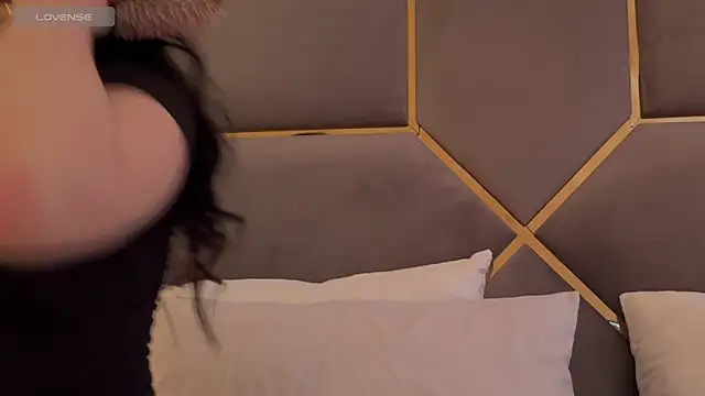 MENNDI online show from April 2026 08:35:01 AM