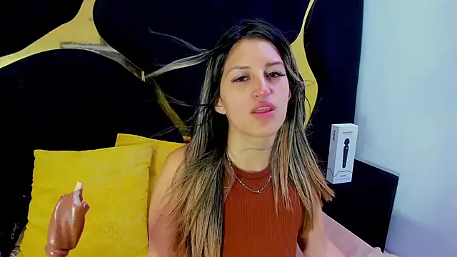 GiaRoussel online show from November 2025 05:02:01 PM