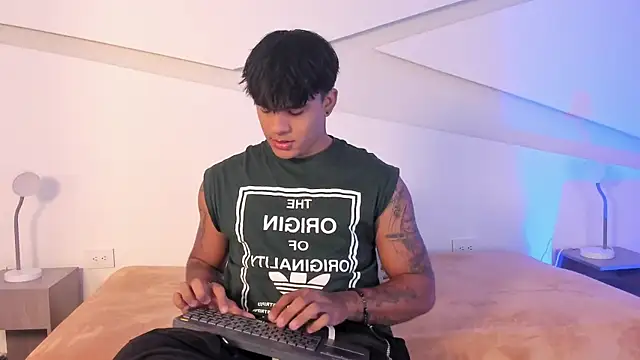 LuciferM Star online show from February 2026 10:57:01 PM