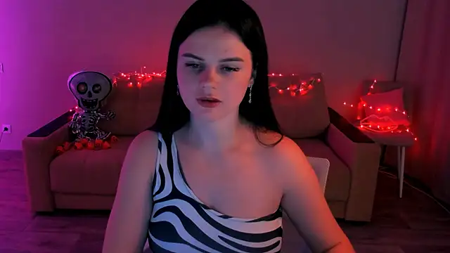 Lora Cain online show from November 2025 03:39:02 AM