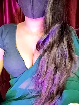 Snapshot of SexyAndHottie chatting on January 2025 04:03:01 AM SexyAndHottie online show from January 2025 04:03:01 AM