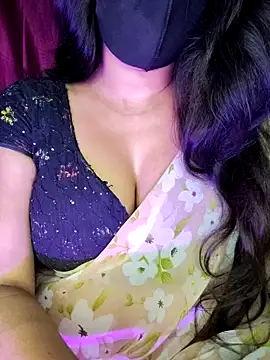Snapshot of SexyAndHottie chatting on February 2025 02:17:02 AM SexyAndHottie online show from February 2025 02:17:02 AM
