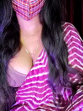 Snapshot of SexyAndHottie chatting on March 2025 05:06:01 PM SexyAndHottie online show from March 2025 05:06:01 PM