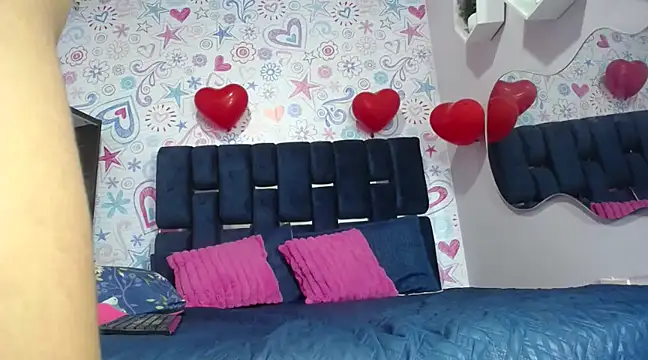 Snapshot of KOURTNEY-- chatting on February 2025 01:33:01 AM KOURTNEY-- online show from February 2025 01:33:01 AM