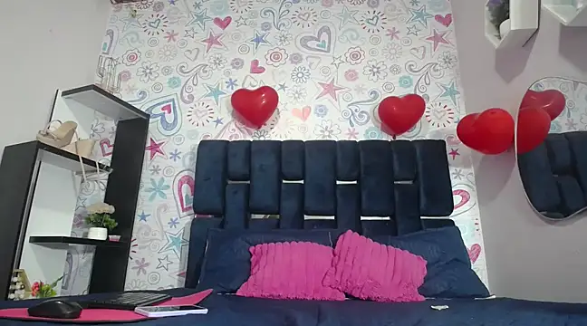 Snapshot of KOURTNEY-- chatting on February 2025 01:20:01 AM KOURTNEY-- online show from February 2025 01:20:01 AM