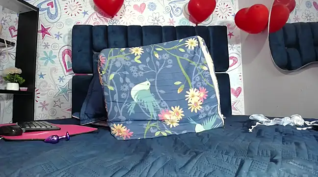 Snapshot of KOURTNEY-- chatting on February 2025 07:31:02 AM KOURTNEY-- online show from February 2025 07:31:02 AM