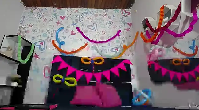 Snapshot of KOURTNEY-- chatting on March 2025 01:58:01 AM KOURTNEY-- online show from March 2025 01:58:01 AM