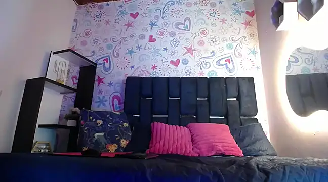 Snapshot of KOURTNEY-- chatting on March 2025 01:43:01 AM KOURTNEY-- online show from March 2025 01:43:01 AM