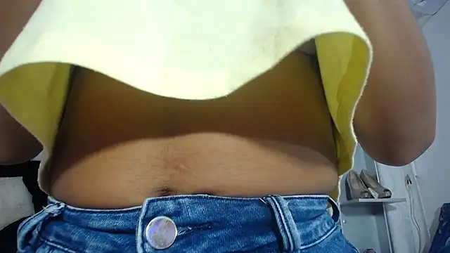 Snapshot of KOURTNEY-- chatting on September 2025 01:49:02 AM KOURTNEY-- online show from September 2025 01:49:02 AM