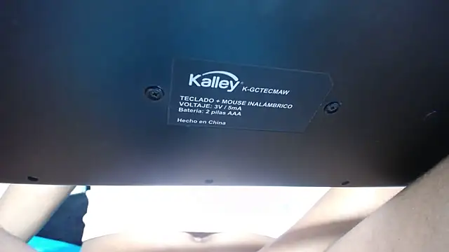 Snapshot of KOURTNEY-- chatting on September 2025 01:40:02 AM KOURTNEY-- online show from September 2025 01:40:02 AM