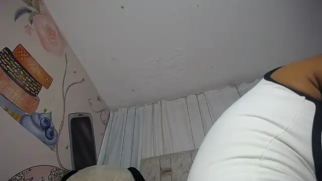 Snapshot of KOURTNEY-- chatting on September 2025 01:42:01 AM KOURTNEY-- online show from September 2025 01:42:01 AM