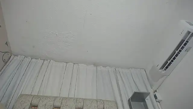 Snapshot of KOURTNEY-- chatting on September 2025 02:17:01 AM KOURTNEY-- online show from September 2025 02:17:01 AM