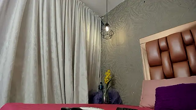 Snapshot of KOURTNEY-- chatting on January 2026 02:14:01 AM KOURTNEY-- online show from January 2026 02:14:01 AM