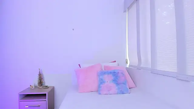 Brisa blue online show from December 2024 09:05:02 PM