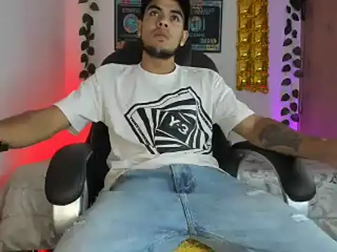 Snapshot of mikee_scooth chatting on February 2025 09:07:02 PM mikee scooth online show from February 2025 09:07:02 PM