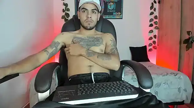 Snapshot of mikee_scooth chatting on February 2025 02:10:02 AM mikee scooth online show from February 2025 02:10:02 AM