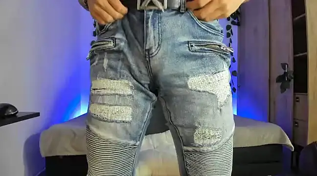 Snapshot of mikee_scooth chatting on February 2025 05:26:01 AM mikee scooth online show from February 2025 05:26:01 AM