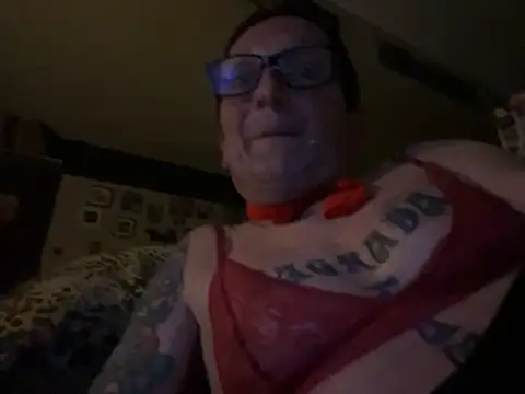 Snapshot of Ladyluve chatting on March 2026 03:21:02 AM Ladyluve online show from March 2026 03:21:02 AM