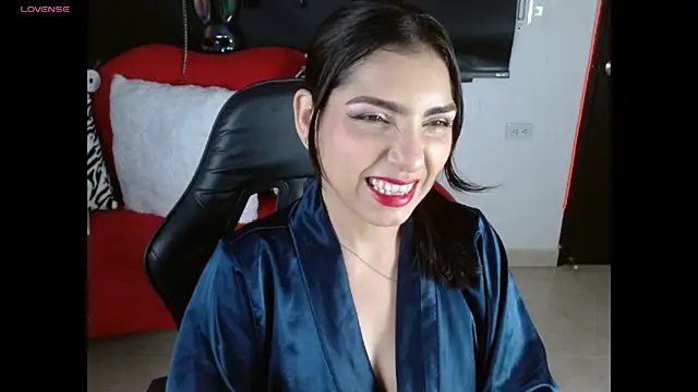 Carolaine69  online show from July 2026 01:06:02 PM