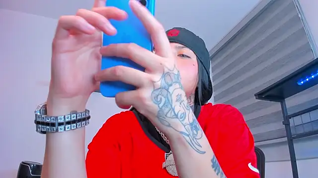 Gangster Girl online show from November 2025 01:39:02 AM