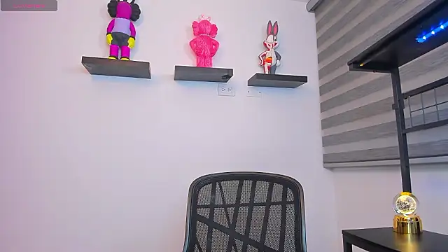 Gangster Girl online show from March 2026 11:30:01 PM