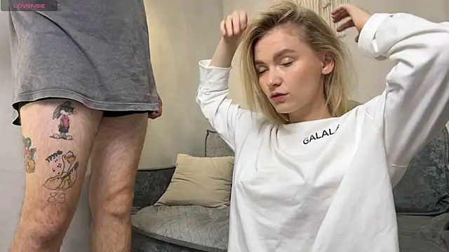 Adelovenick online show from October 2025 07:28:01 AM