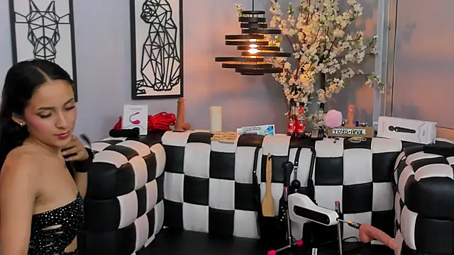 SARAFOXX  online show from December 2024 02:47:02 PM