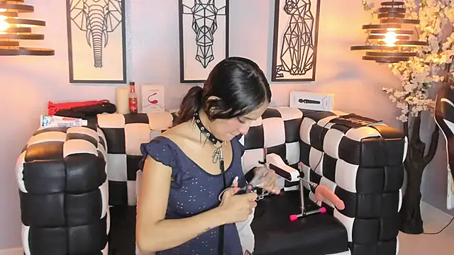 SARAFOXX  online show from January 2025 05:37:01 PM