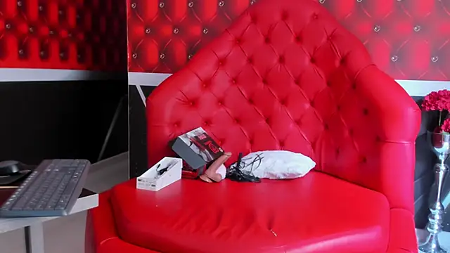 SARAFOXX  online show from March 2025 05:43:02 PM