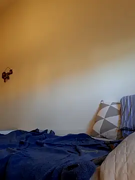 bluangelo online show from April 2026 12:52:02 PM