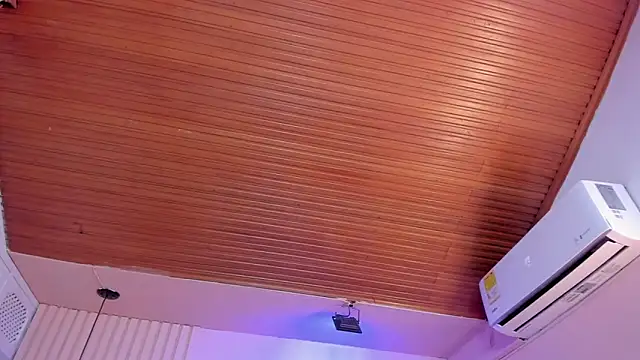 viiolett lee online show from January 2025 12:30:01 AM