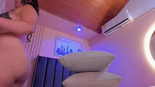 viiolett lee online show from March 2025 09:03:01 PM