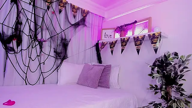 susyy7 online show from October 2025 07:36:02 PM