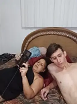 Snapshot of Milfvalesk chatting on October 2025 03:42:01 AM Milfvalesk online show from October 2025 03:42:01 AM