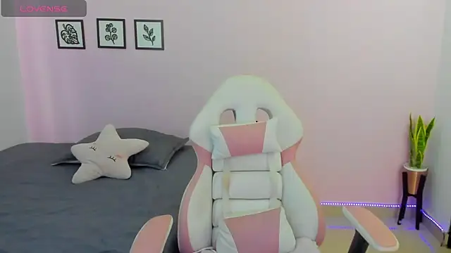 sophie pazz online show from February 2026 05:55:01 PM