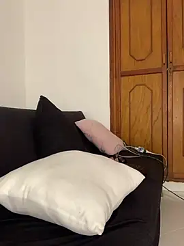 Mrskary online show from September 2025 05:03:01 PM